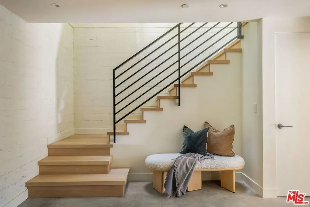 929 Hilldale, Altadena, California, United States. - Photo 8