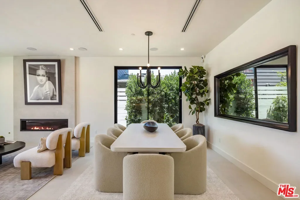 2115 Walnut Avenue, Los Angeles, California, United States. - Photo 7