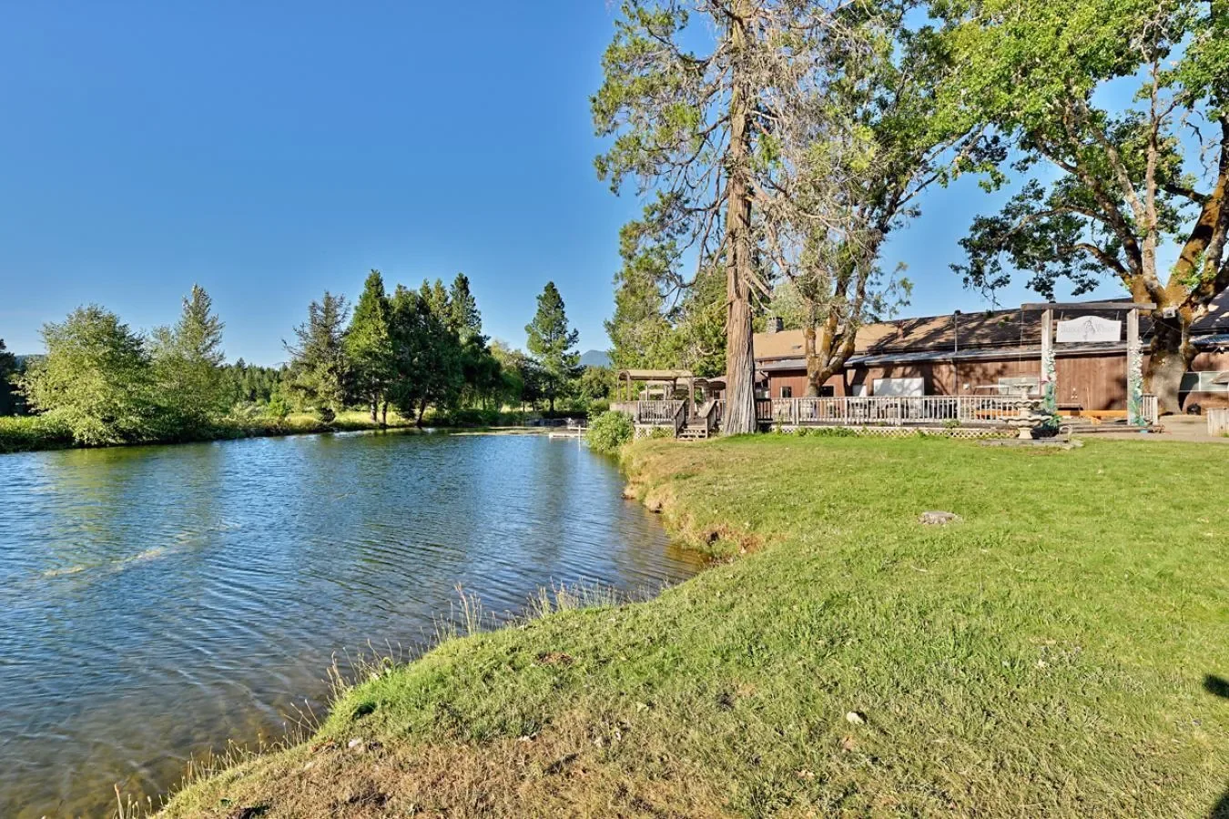 3900 Holland Loop Road, Cave Junction, Oregon, United States. - Photo 16