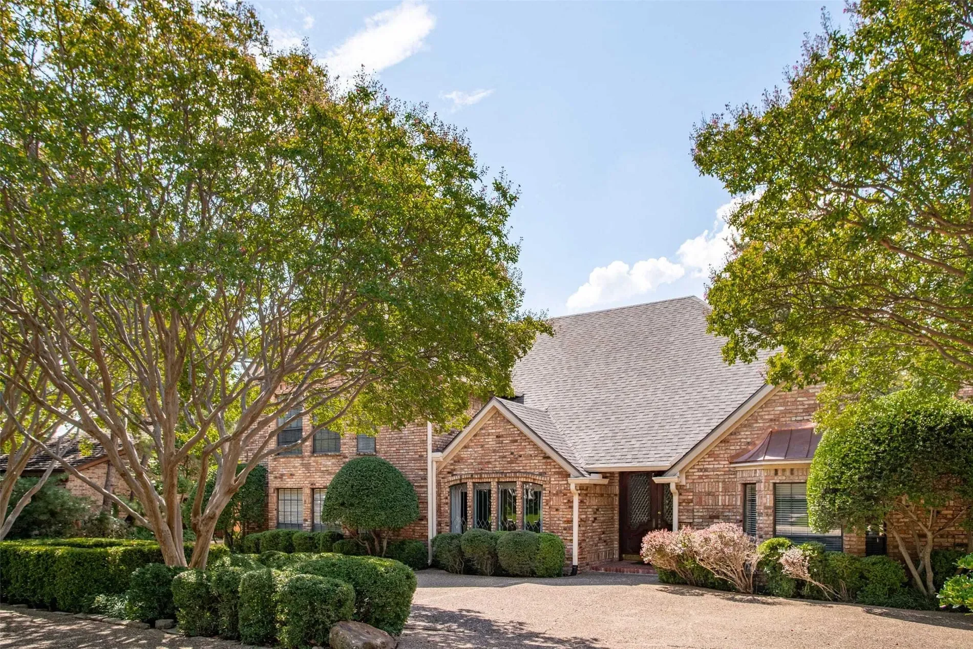 9408 Spring Hollow Drive, Dallas, TX, 75243, USA, Dallas, Texas, United States. - Photo 2