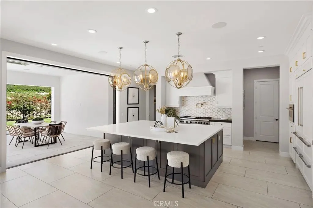 93 Interstellar, Irvine, California, United States. - Photo 2