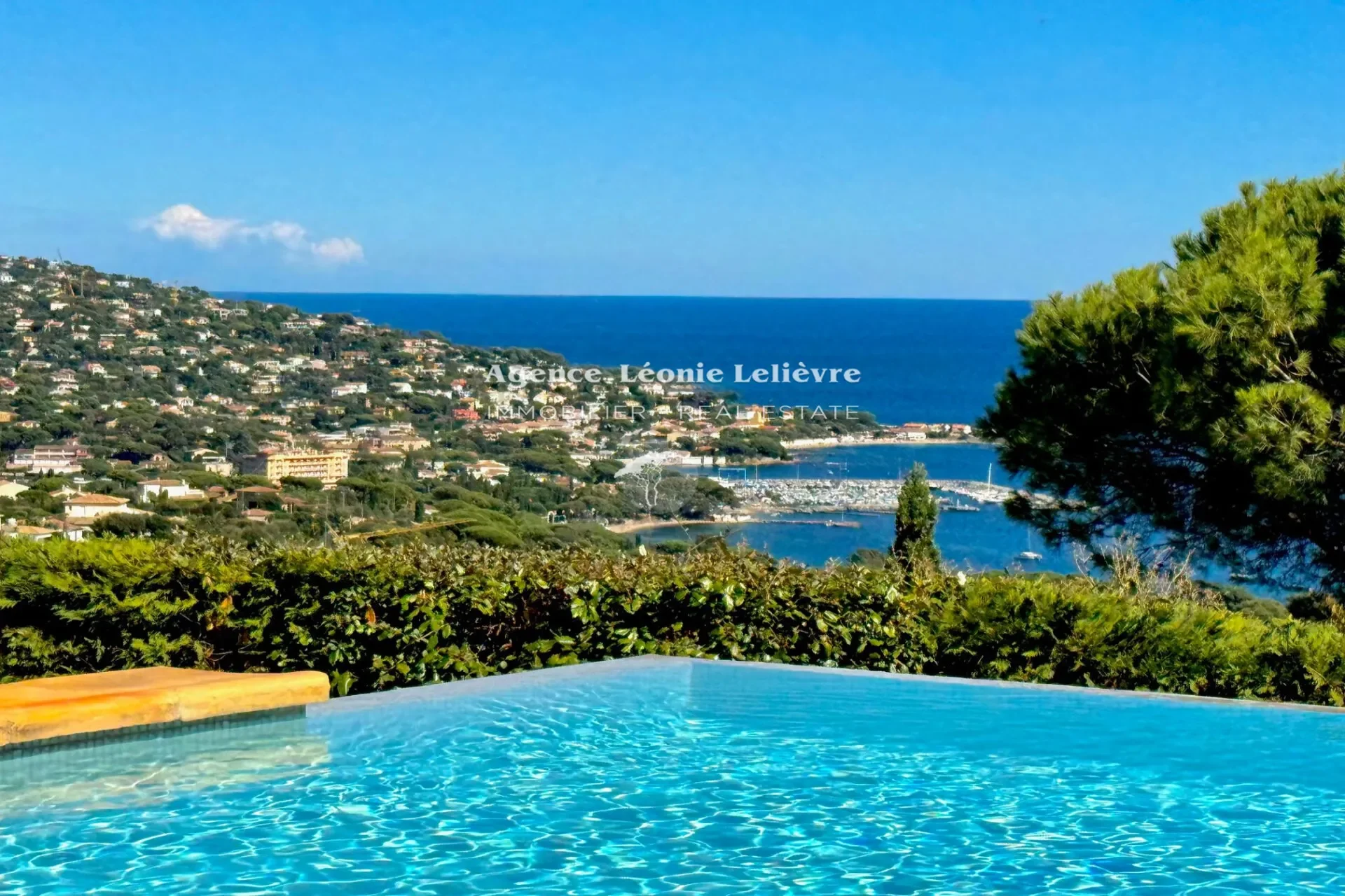Sainte-Maxime, Provence-Alpes-Côte d'Azur, France. - Photo 6