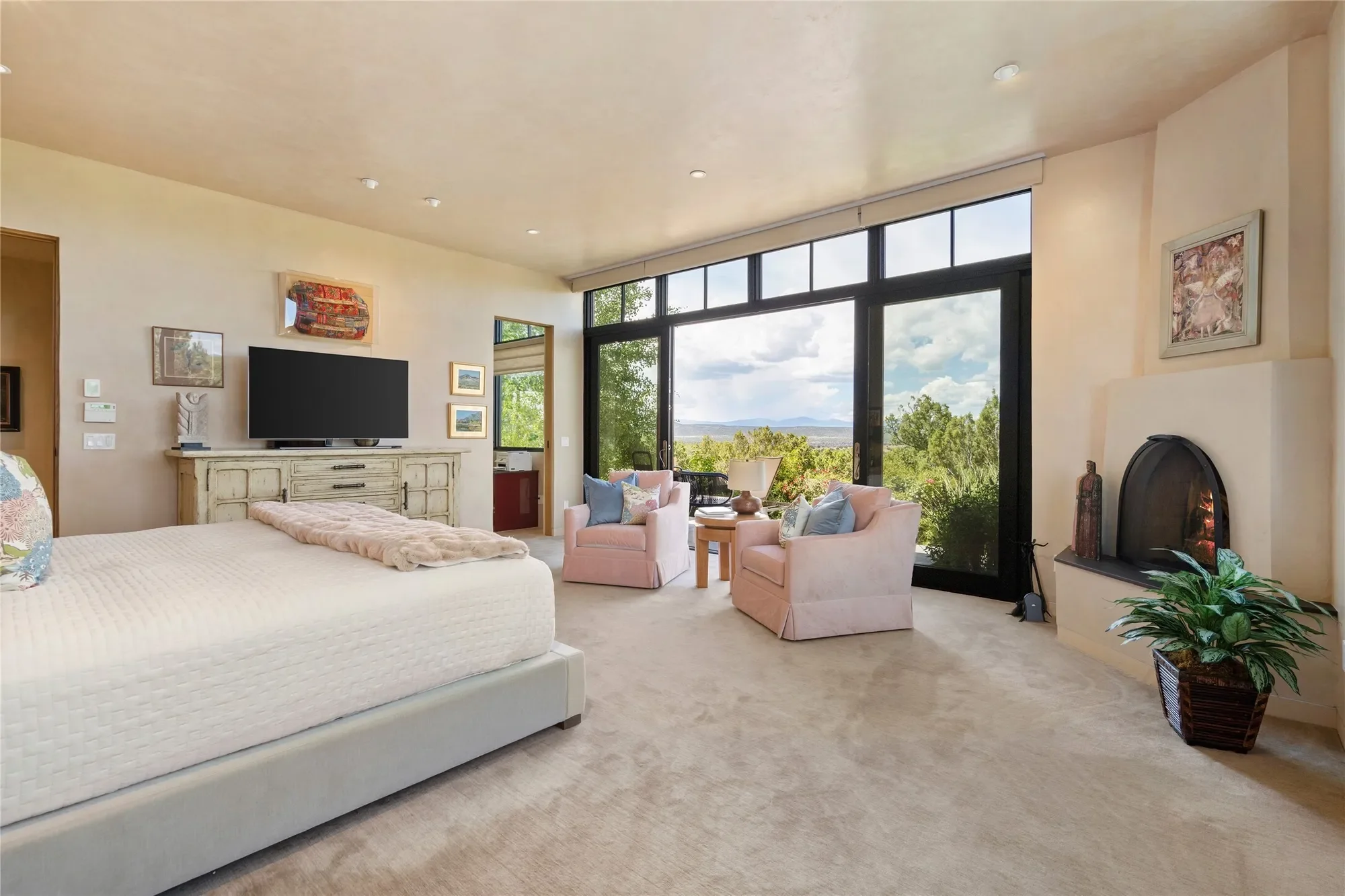 8 Camino Villenos, Santa Fe, NM 87506, Santa Fe, New Mexico, United States. - Photo 13
