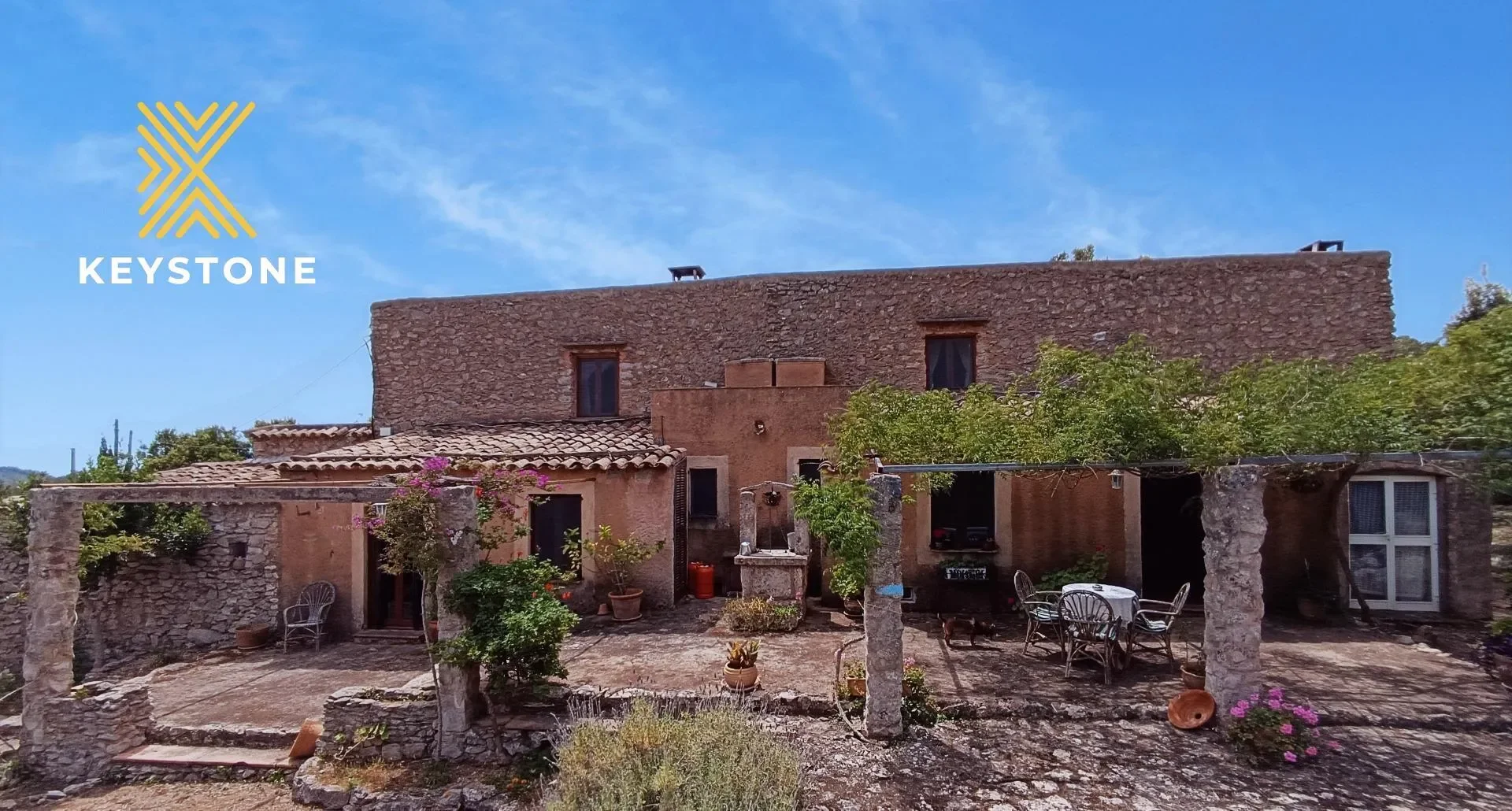 Exterior photo 3