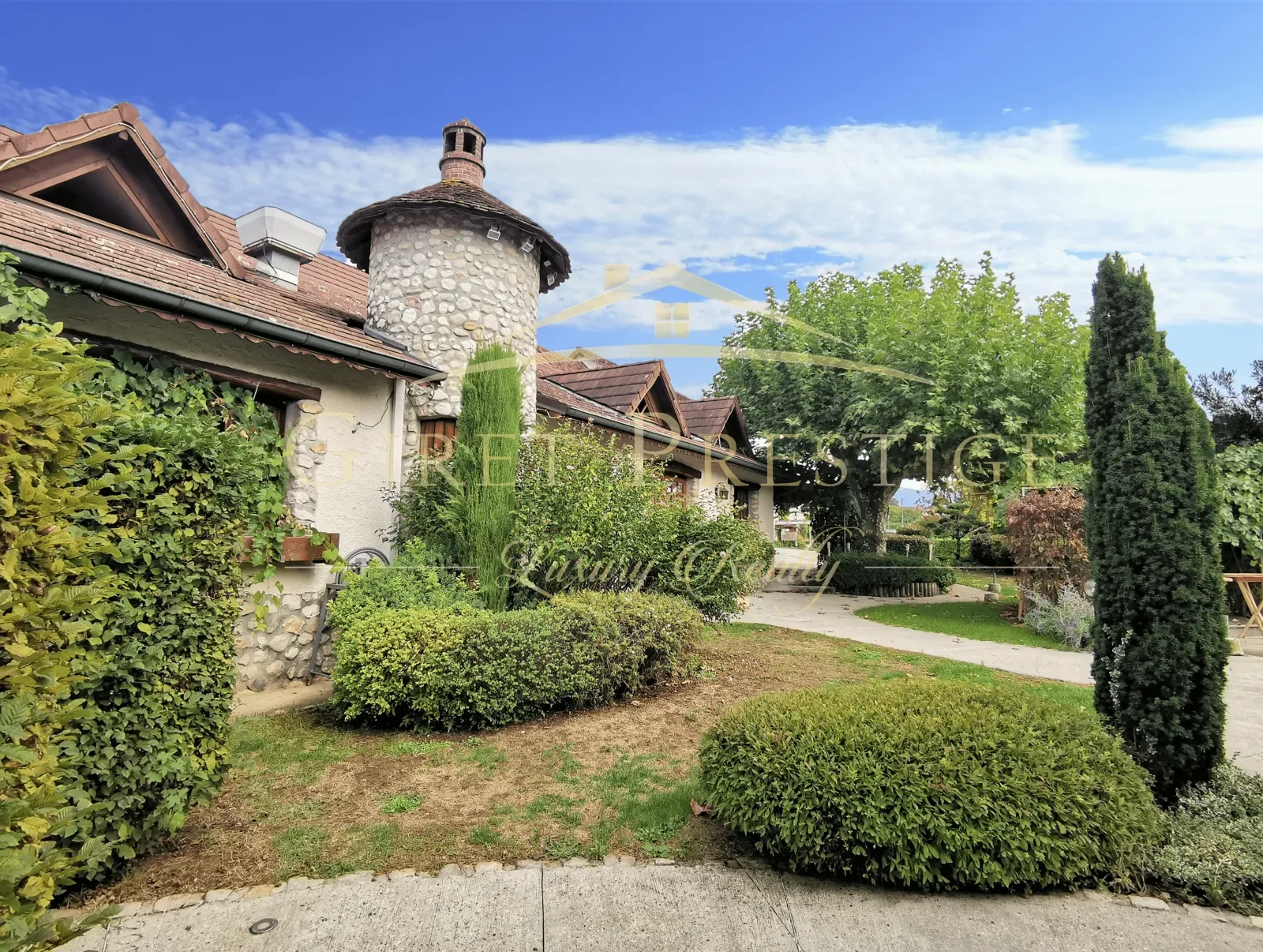 Exterior photo 7