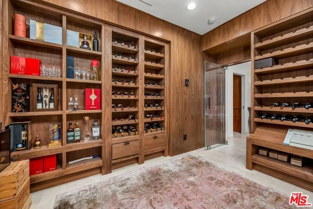 3110 Benedict Canyon Drive, Beverly Hills, California, United States. - Photo 12