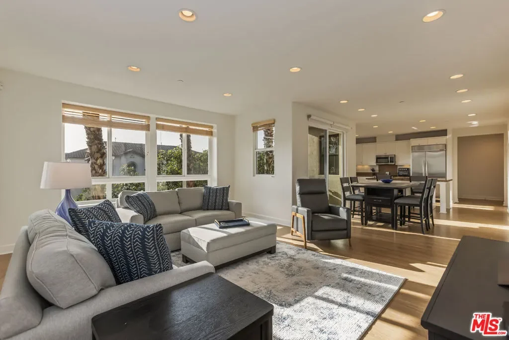 12887 Runway Road 3, Los Angeles, California, United States. - Photo 19