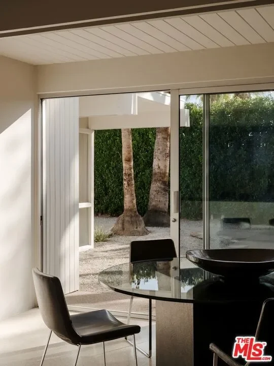 1272 E Verbena Drive, Palm Springs, California, United States. - Photo 2