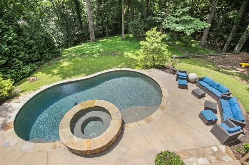 525 FOREST HILLS Drive, Atlanta, Georgia, United States. - Photo 35