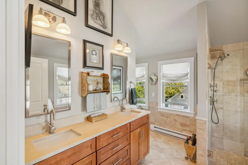 162 Commercial Street , Provincetown, MA 02657, Provincetown, Massachusetts, United States. - Photo 17
