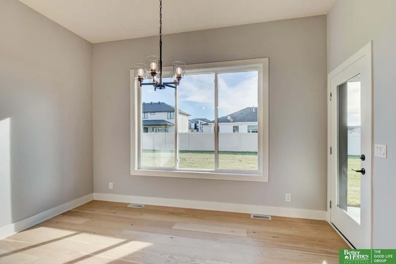 21155 Hartman Avenue, Elkhorn, NE 68022, Omaha, Nebraska, United States. - Photo 11