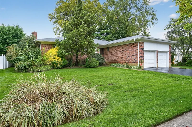 32 Rockland Drive , Jericho, NY 11753, Jericho, New York, United States. - Photo 15