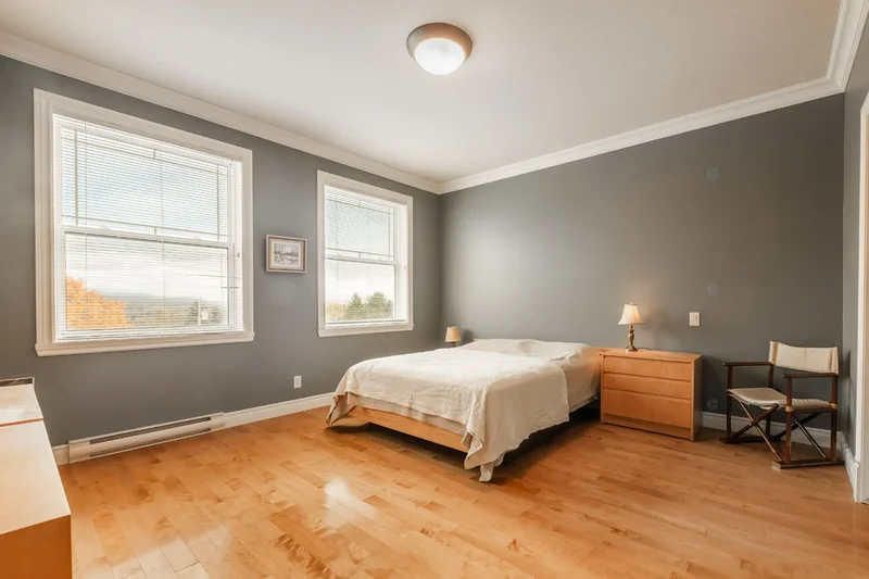 8 Rue Royea, Sutton, Quebec, Canada. - Photo 2