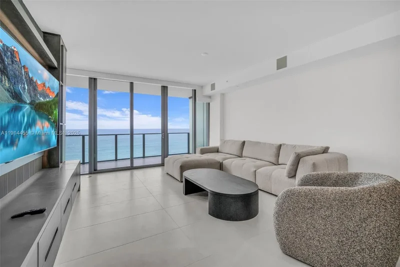 1116 N Ocean Blvd 1106, Hillsboro Beach, Florida, United States. - Photo 11