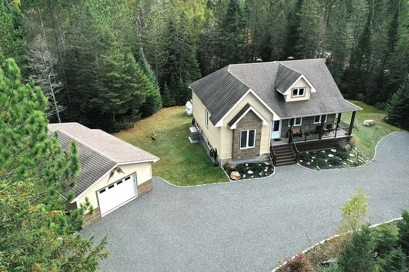 145 Ch. Jean-Robert, Mont-Tremblant, Quebec, Canada. - Photo 6
