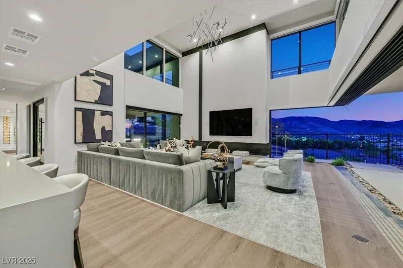 807 Magnum Cliff Court, Henderson, Nevada, United States. - Photo 8