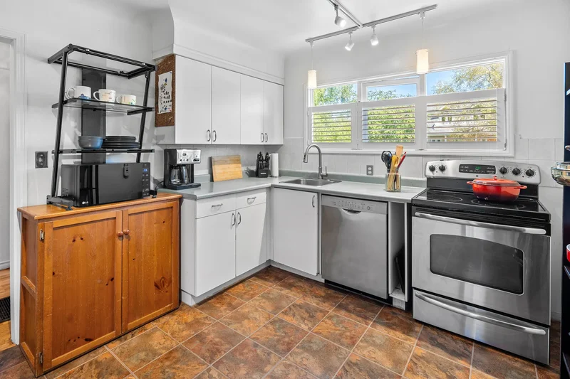 1451 Brooke Street, Victoria, BC V8S 1M4, Victoria, British Columbia, Canada. - Photo 16