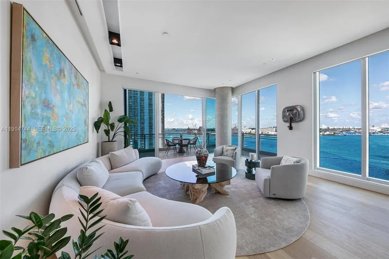 900 Brickell Key Blvd 1403, Miami, Florida, United States. - Photo 8