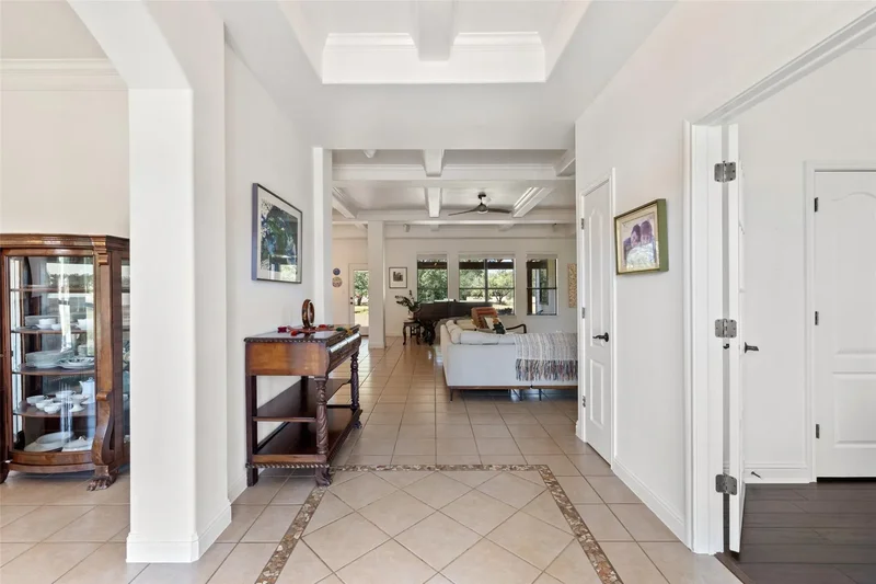 501 East TRL, Spicewood, Texas, United States. - Photo 8
