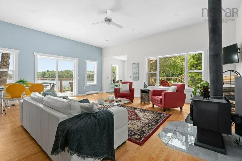 Where Lake Living Dreams Come True