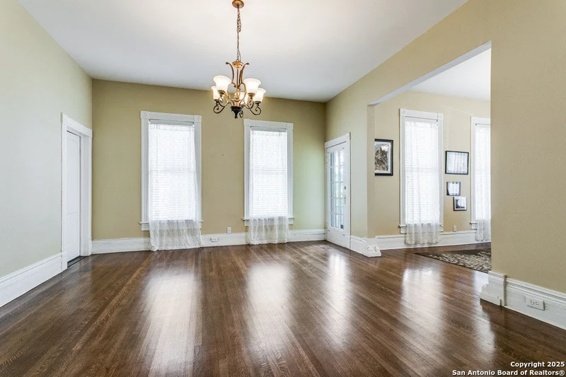 305 W Ashby, San Antonio, TX 78212, San Antonio, Texas, United States. - Photo 23