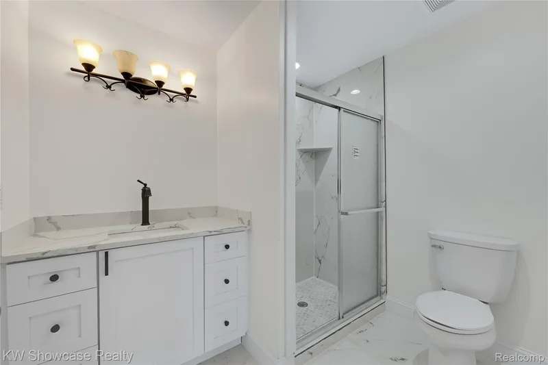 5245 BUELL Drive, Commerce Twp, MI 48382, Commerce Charter Township, Michigan, United States. - Photo 15