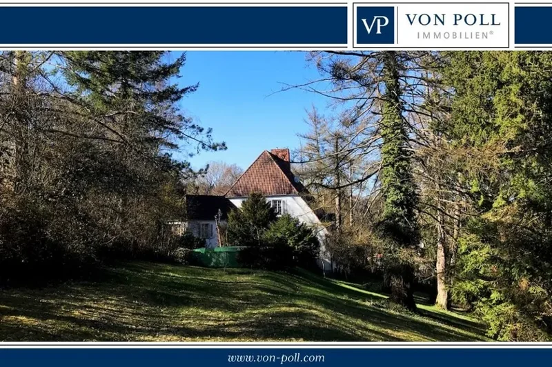 Villa with studio rooms on a special property with potential