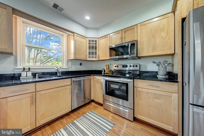 9312 Silver Mill Place, Fairfax, VA 22031, Oakton, Virginia, United States. - Photo 31