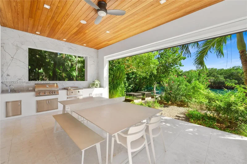 180 Cape Florida Dr, Key Biscayne, Florida, United States. - Photo 52