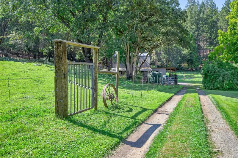 3950 Little Applegate Road , Jacksonville, OR 97530, Applegate, Oregon, United States. - Photo 39
