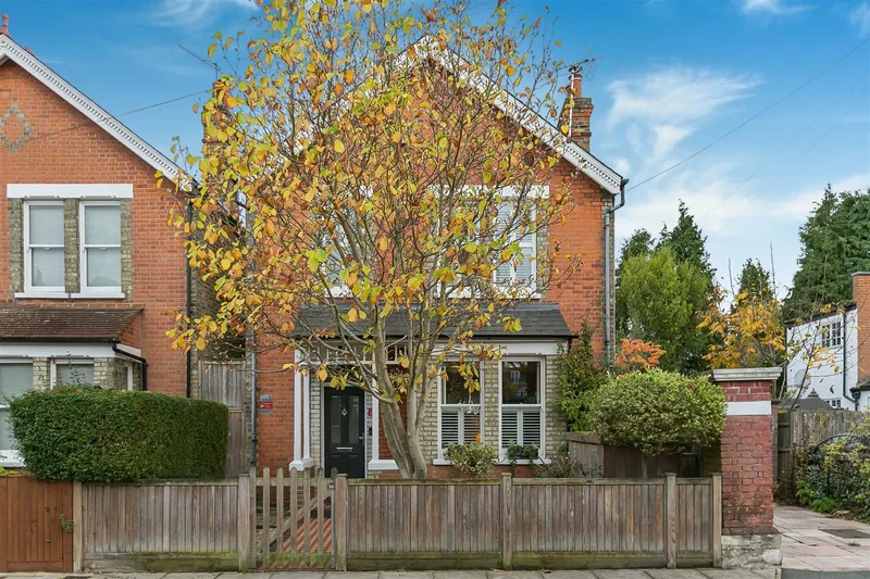 St. Albans Road, Kingston upon Thames, England, United Kingdom. - Photo 15