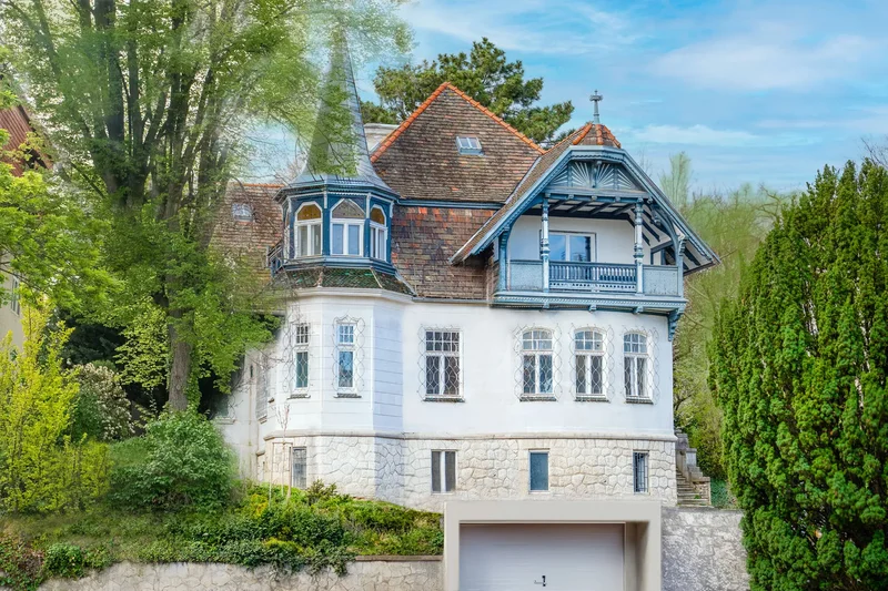 Architectural jewel with unbelievable potential in a prime location in the heart of Döbling