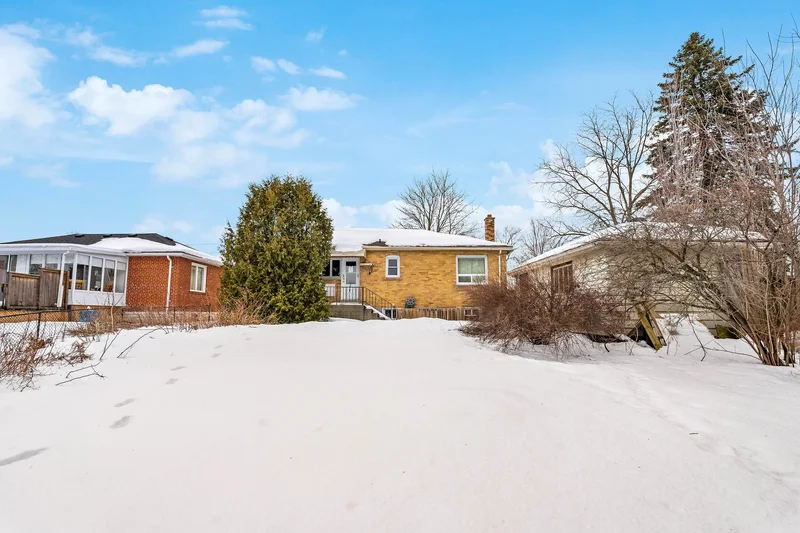 118 Queen St, Newmarket, ON L3Y 2E8, Newmarket, Ontario, Canada. - Photo 47