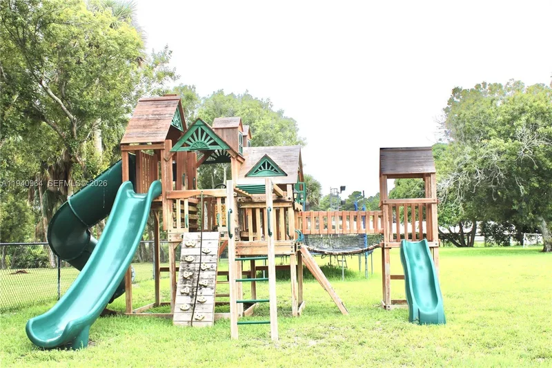 2611 S Indian River Dr, Fort Pierce, Florida, United States. - Photo 48