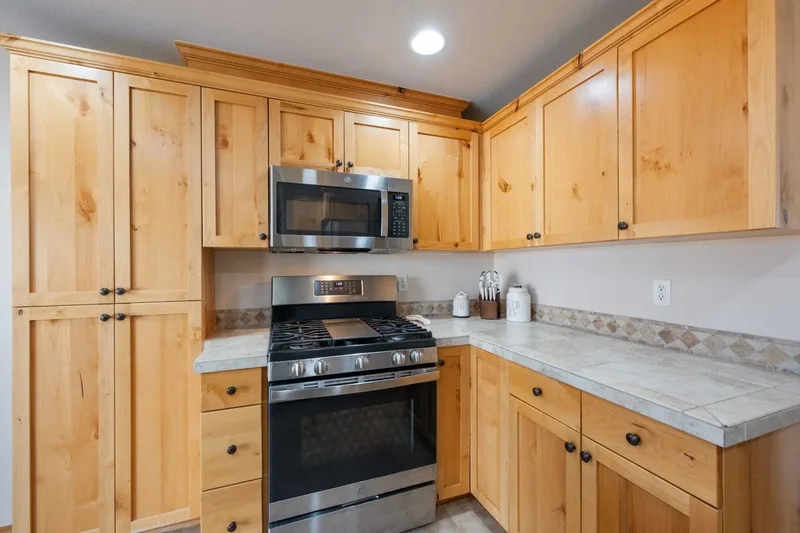 2173 NW Kingwood Avenue , Redmond, OR 97756, Redmond, Oregon, United States. - Photo 23