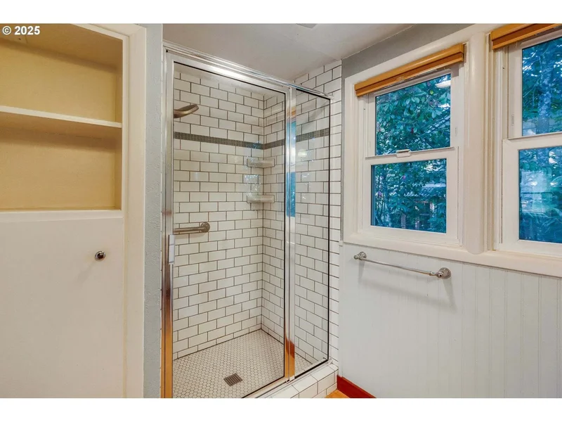 2362 Charnelton St, Eugene, OR 97405, Eugene, Oregon, United States. - Photo 17