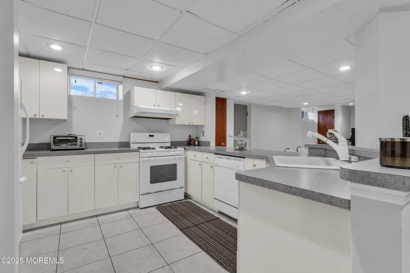 27 Stonehenge Court, Jackson, NJ 08527, Jackson Township, New Jersey, United States. - Photo 37