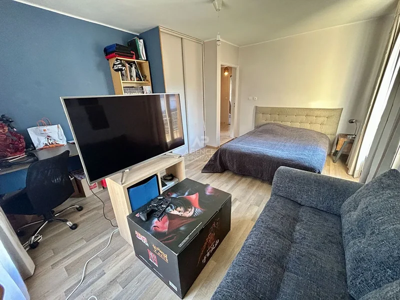 Poissy, Île-de-France, France. - Photo 11