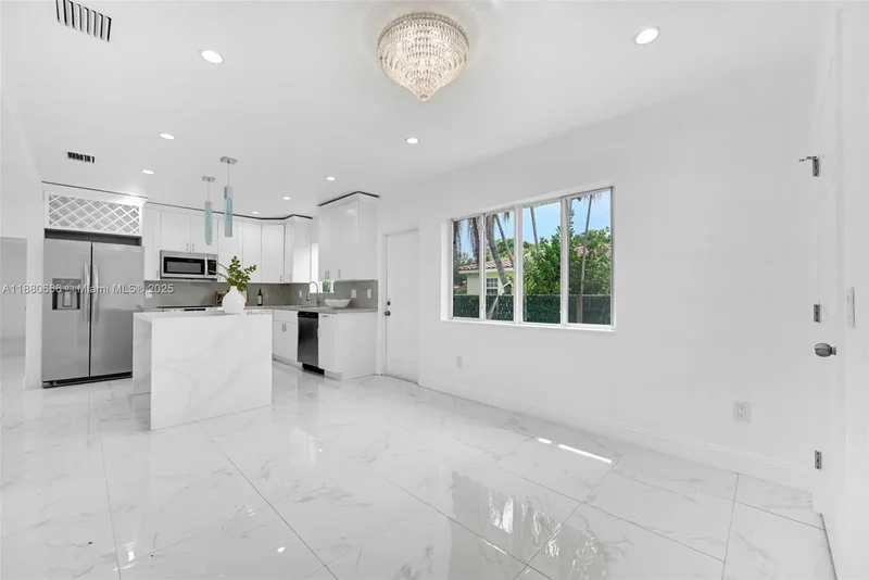 11102 NE 9th Ct, Biscayne Park, FL 33161, Miami, Florida, United States. - Photo 14