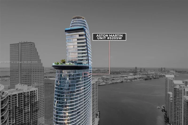 300 Biscayne Blvd Way 5205W, Miami, Florida, United States. - Photo 7