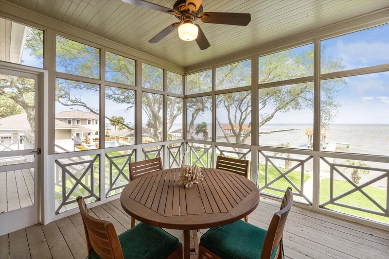 102 S R Street, La Porte, TX 77571, La Porte, Texas, United States. - Photo 21