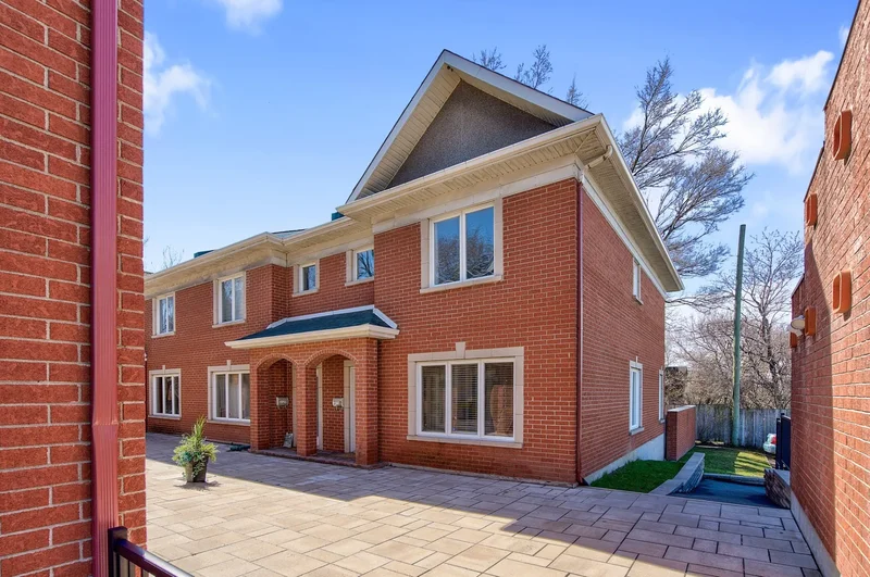 3118 Ch. de la Côte-de-Liesse, Mount Royal, Quebec, Canada. - Photo 14