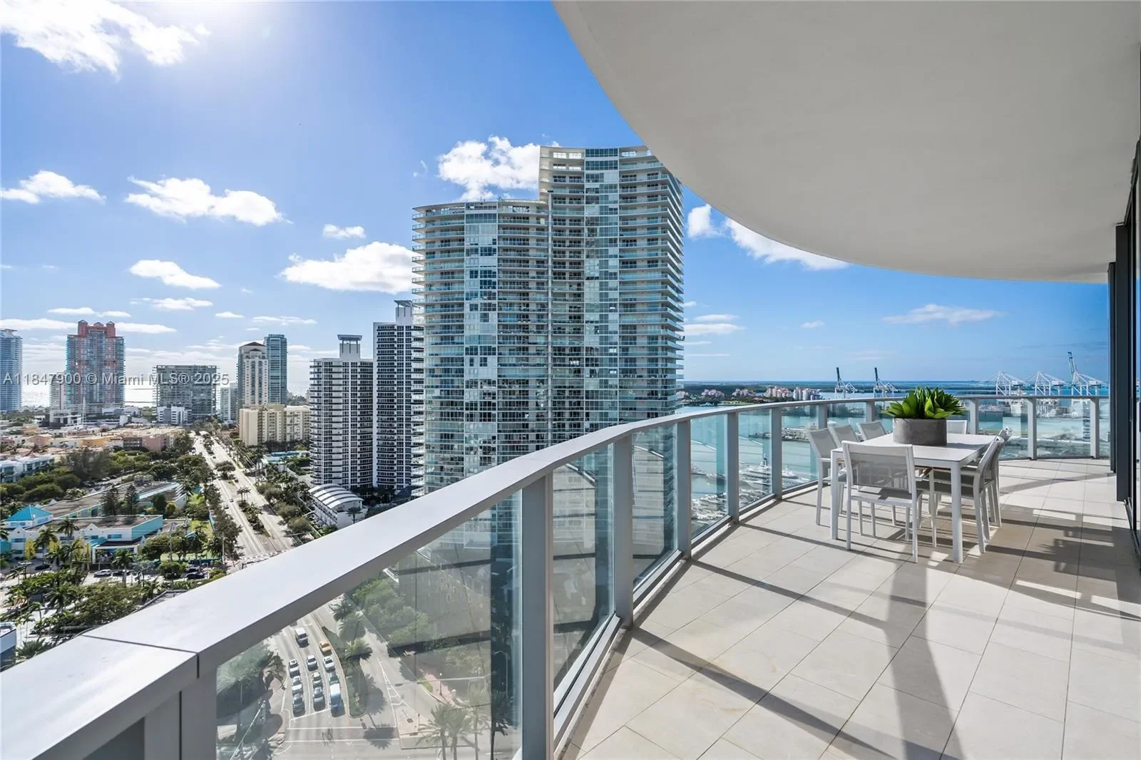 Miami Beach, Florida, United States. - Photo 15