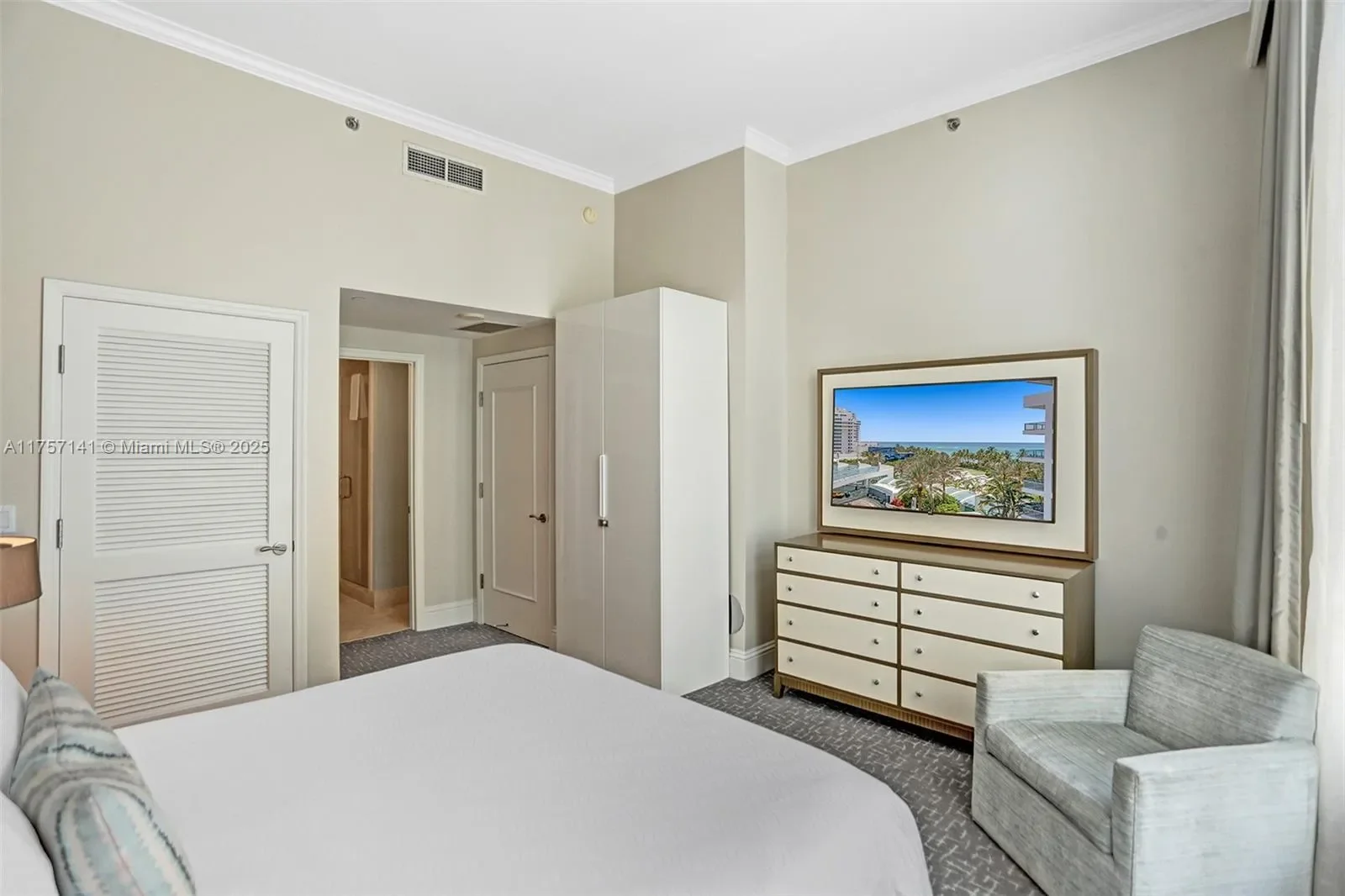 4401 Collins Ave 702/704, Miami Beach, Florida, United States. - Photo 14