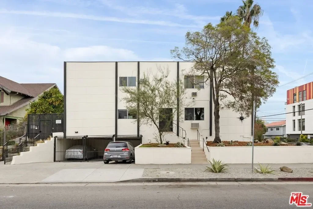 200 N Rampart Boulevard, Los Angeles, California, United States. - Photo 15