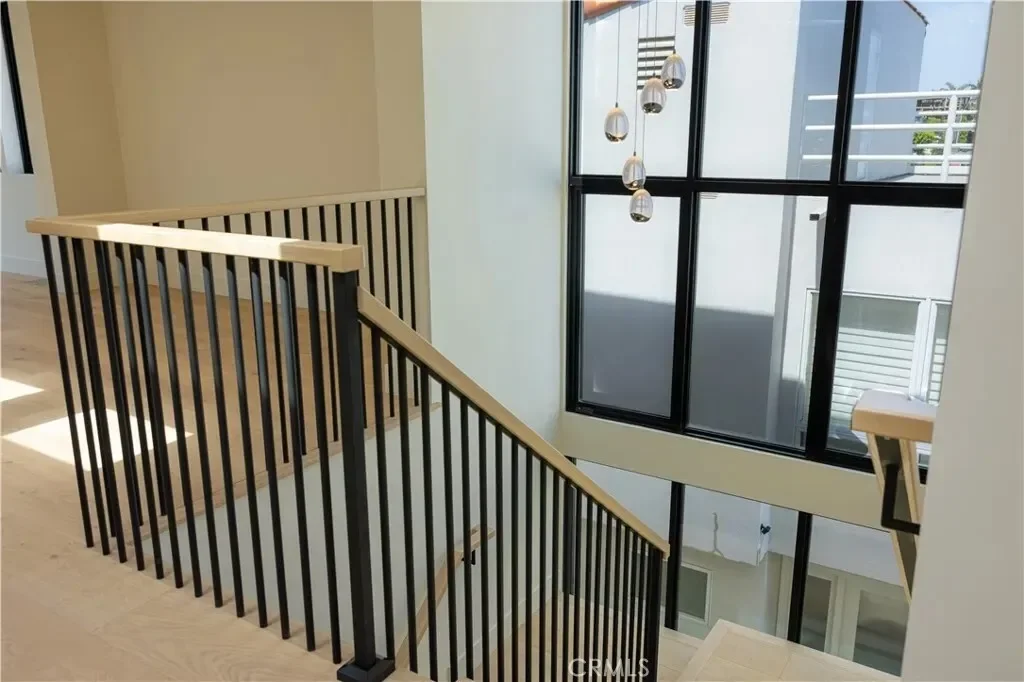 404 16th Street, Manhattan Beach, California, United States. - Photo 42
