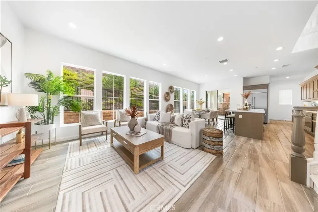 20611 W Chestnut Circle, Los Angeles, California, United States. - Photo 3