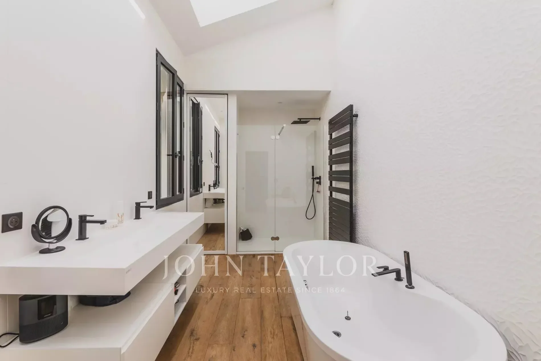 Gallery photo 4