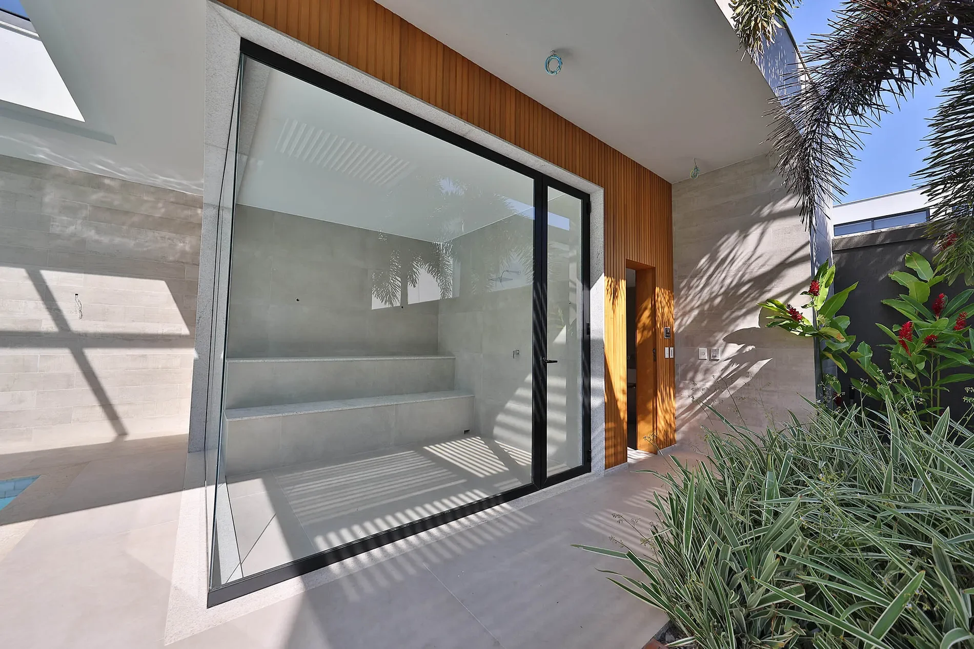Exterior photo 11