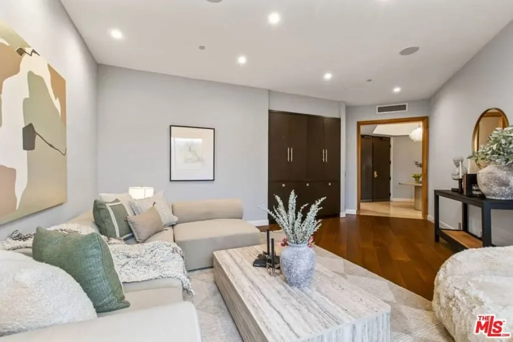 300 N Swall Drive 305, Beverly Hills, California, United States. - Photo 5